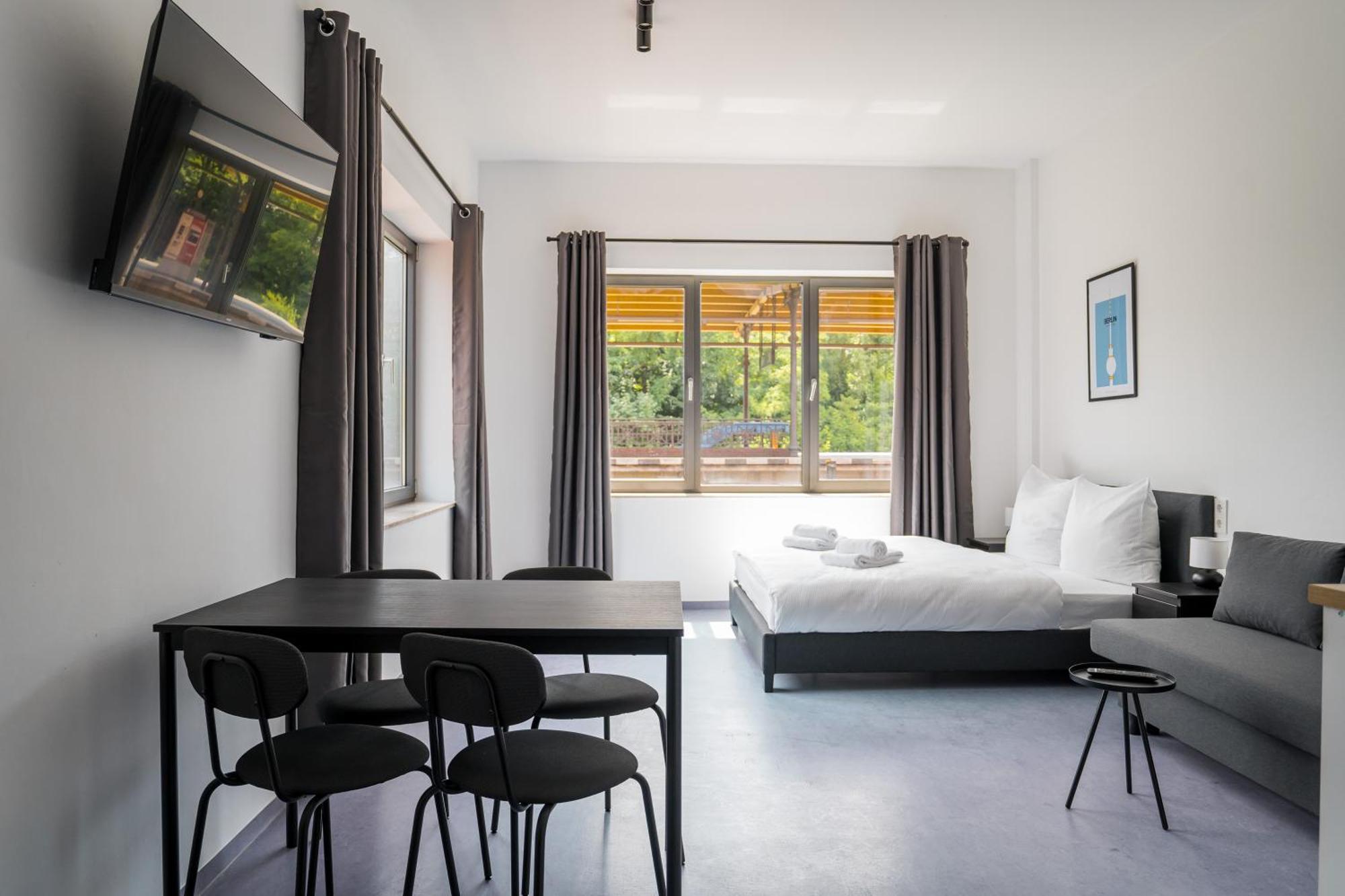 Apartmenthaus Berlin Neukoelln — Photos 2